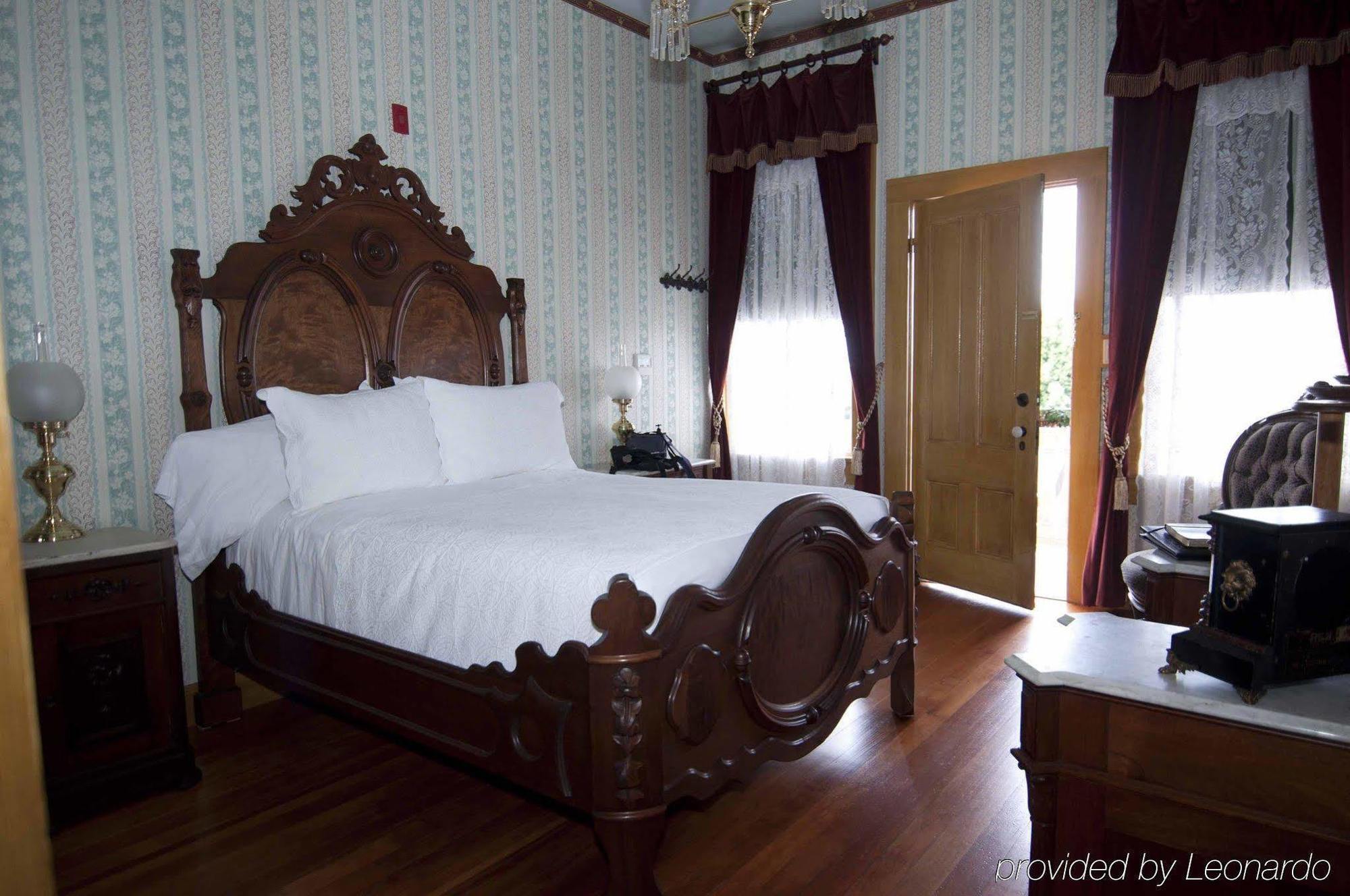 Cosmopolitan Hotel 4*