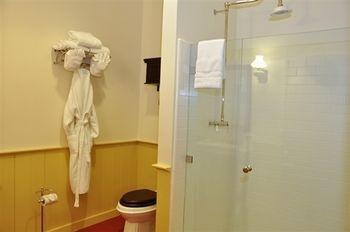Cosmopolitan Hotel 4*